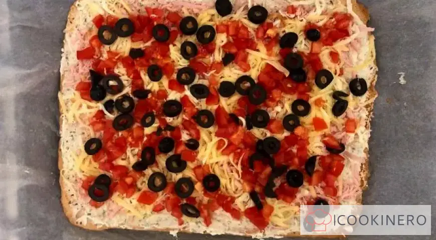 Delicate roll with cream cheese