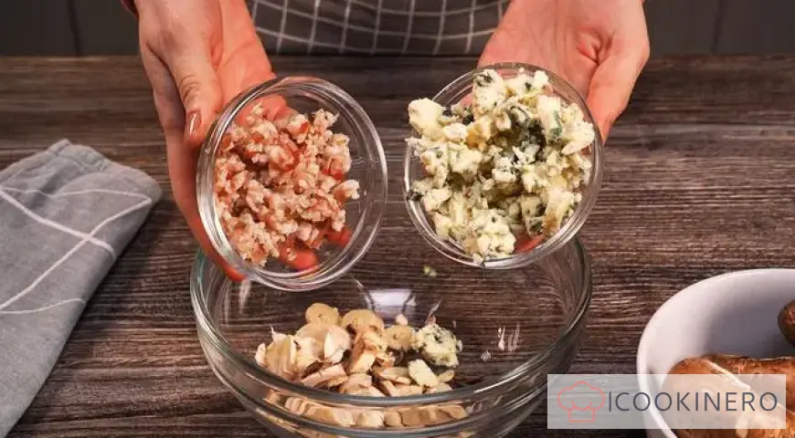 Funghi ripieni di pancetta