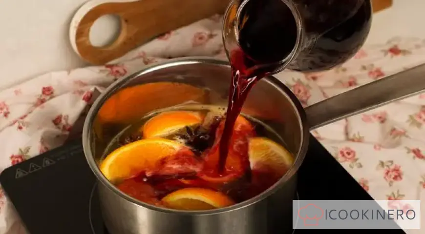 Mulled wine with orange