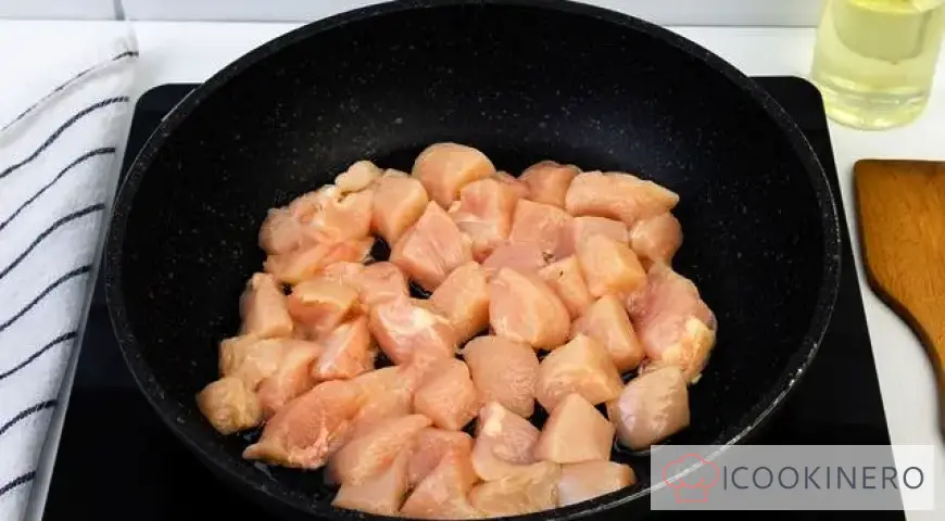 Chicken fillet in sour cream sauce with garlic