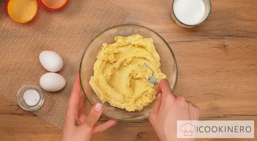 Cupcakes with milk