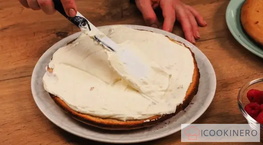 Sponge cake with meringue