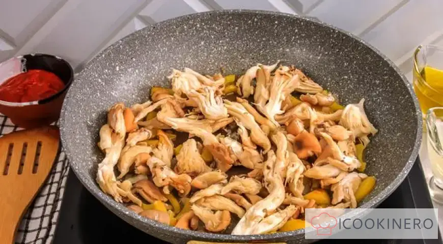 Oyster mushroom paprikash
