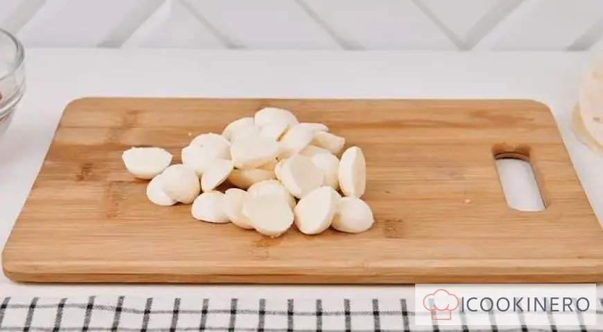 Lavash au salami et mozzarella