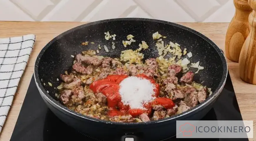 Beef with tomato paste