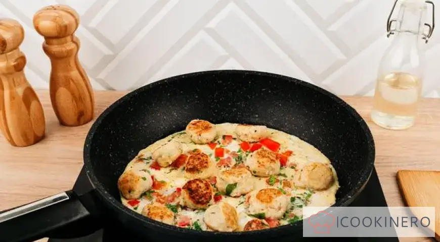 Omelette with fish balls