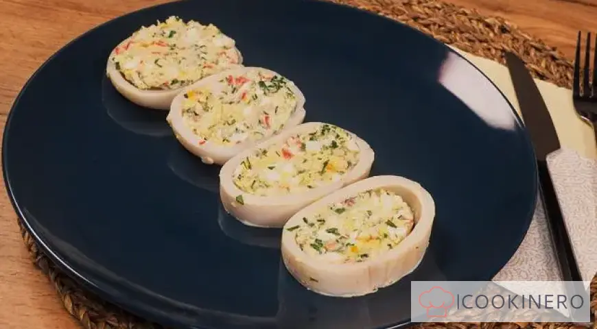 Tintenfisch mit Krabbenstäbchen und Käse
