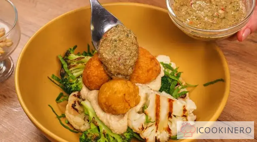 Salad with falafel and hummus