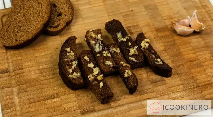Garlic croutons