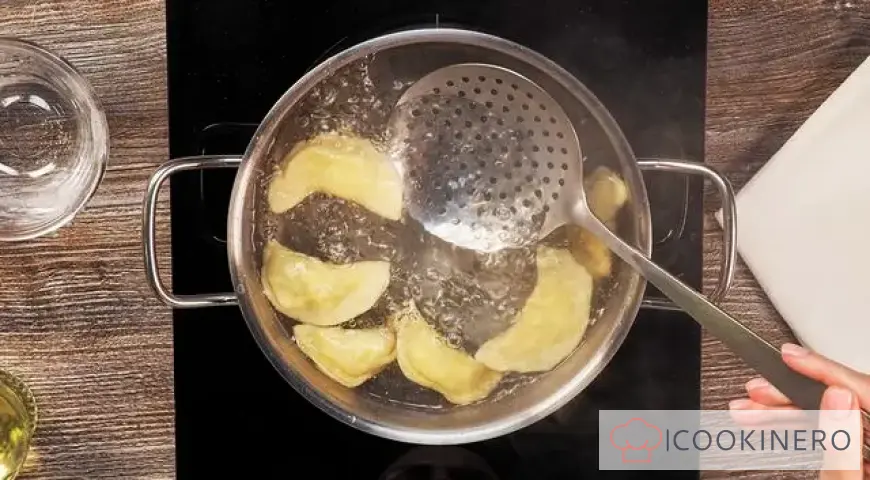 Dumplings with cheese and herbs