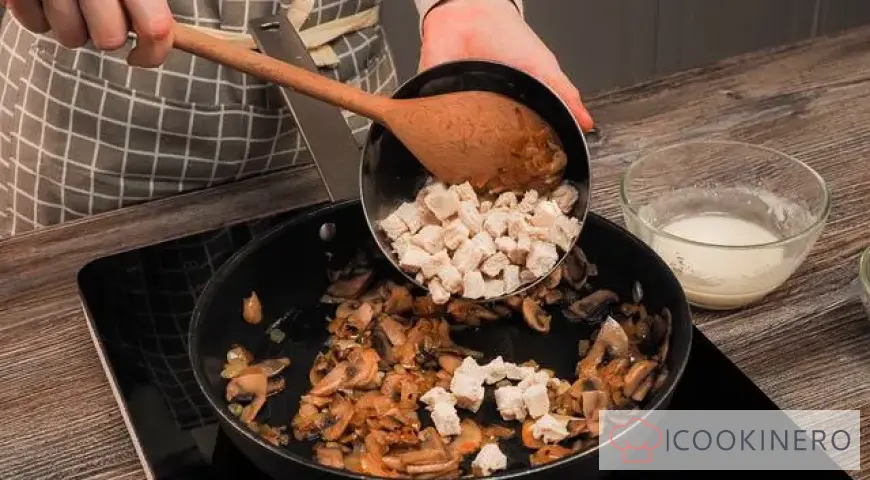 Salsa di pollo e funghi