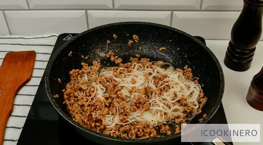Glass noodles with minced meat