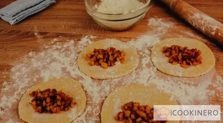 Torte di ricotta con mele
