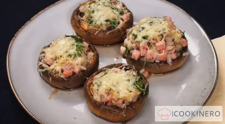 Funghi prataioli ripieni in padella