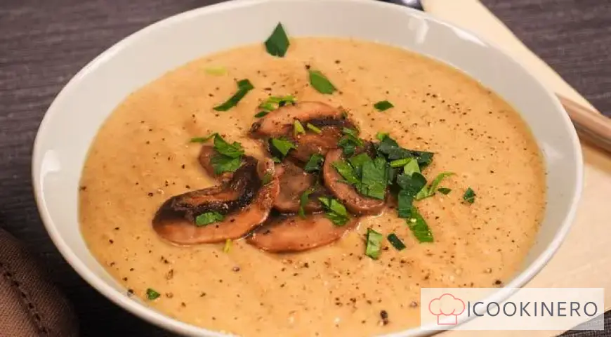 Champignoncremesuppe mit Kartoffeln