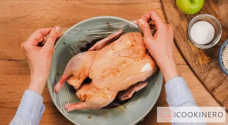 Canard au four avec pommes et sauce soja
