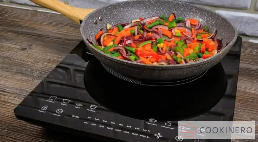 Risotto with shrimps and vegetables