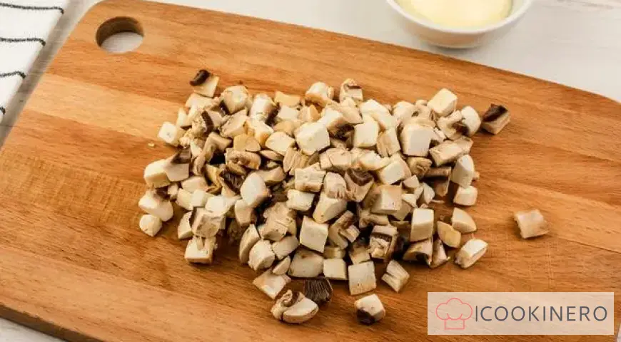 Chicken salad with mushrooms