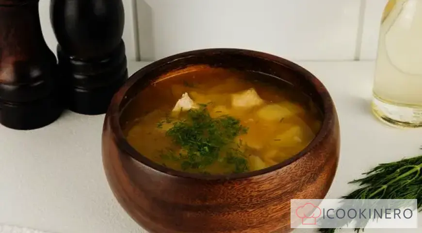 Zuppa di piselli con pollo affumicato