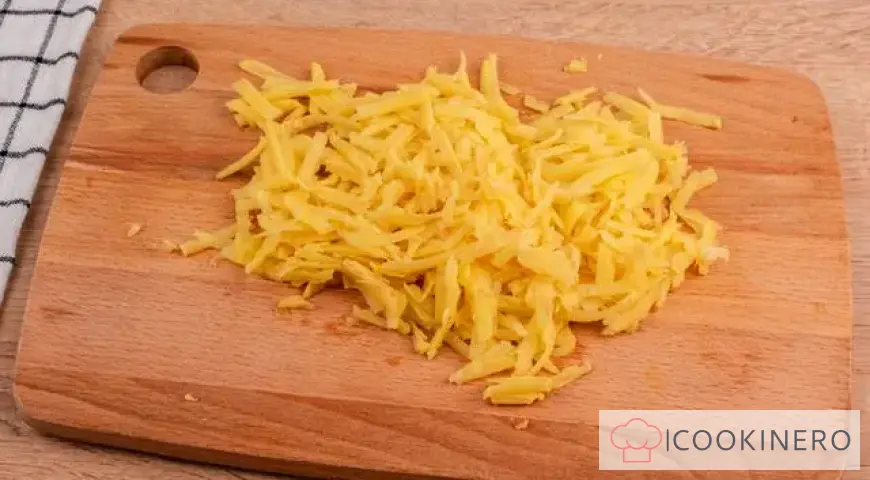 Potato casserole with chicken breast and cheese