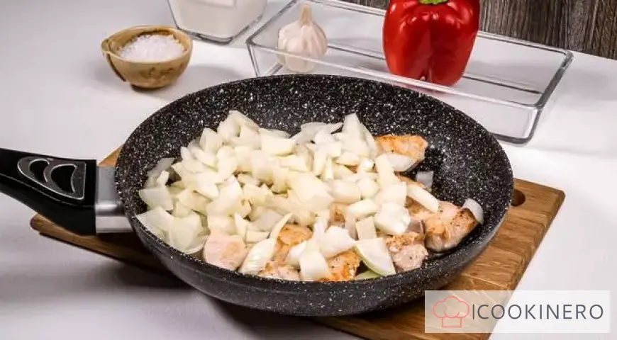 Chicken fillet with vegetables in a creamy sauce