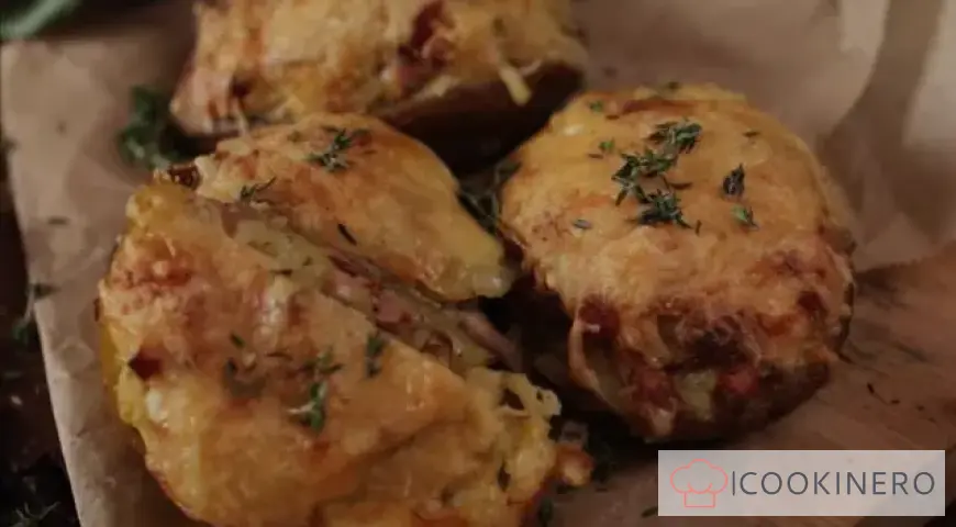 Potatoes stuffed with cheese