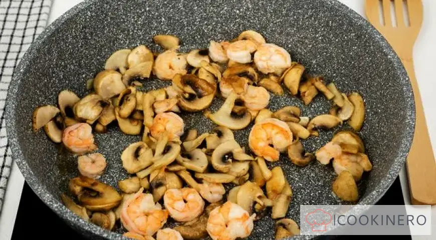 Shrimp with mushrooms