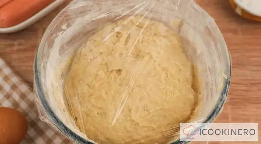 Salchichas en masa sobre kéfir