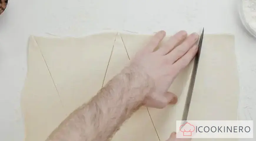 Croissant al cioccolato al latte con impasto pronto