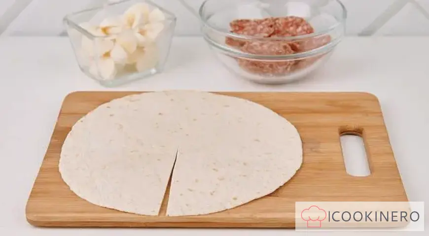 Lavash au salami et mozzarella