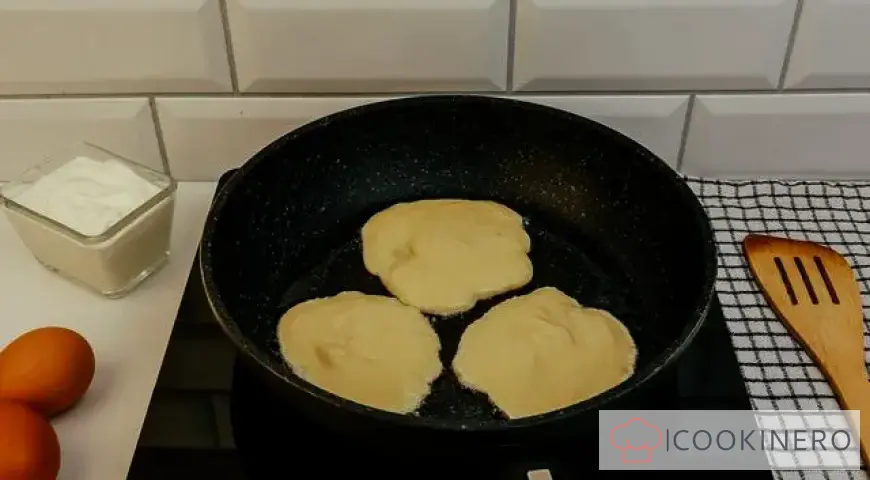 Pancakes with sour cream
