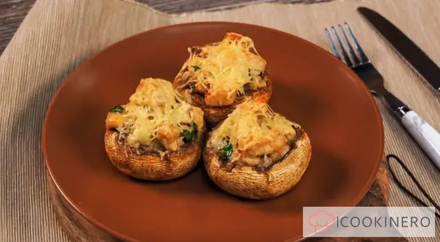 Funghi prataioli ripieni di pollo