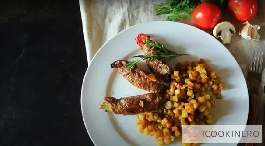 Meat rolls with vegetables