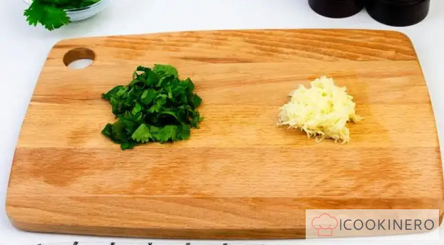 Chicken fillet in sour cream sauce with garlic