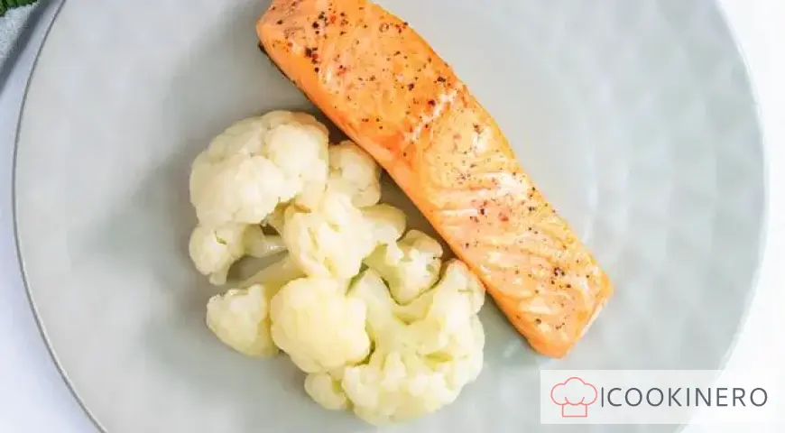 Fried salmon with cauliflower