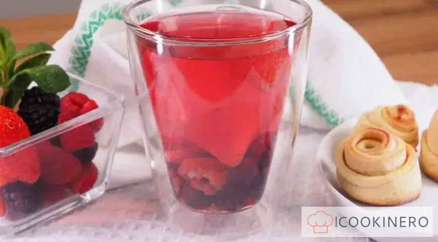 Composta di frutti di bosco freschi