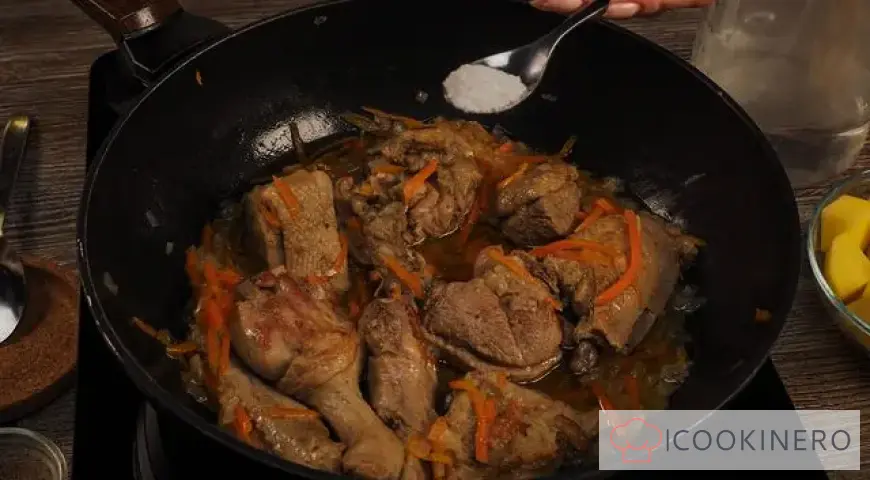 Duck stewed with potatoes