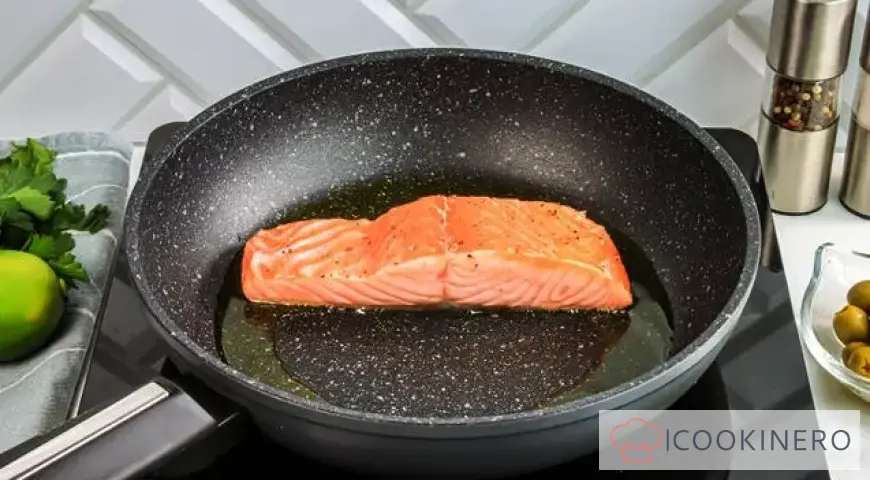 Fried salmon with cauliflower