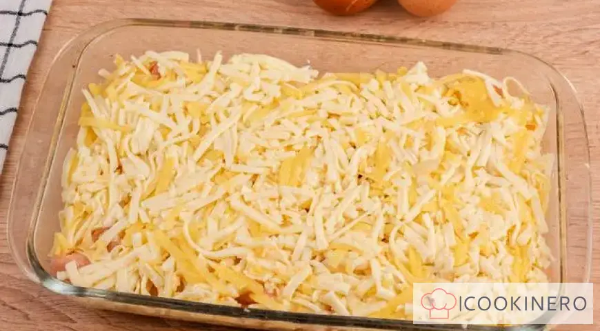 Potato casserole with chicken breast and cheese