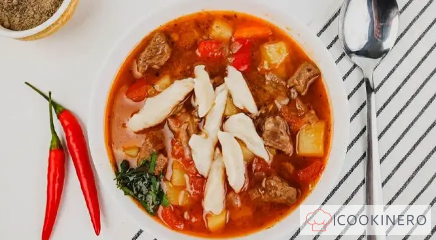Hungarian Goulash Soup