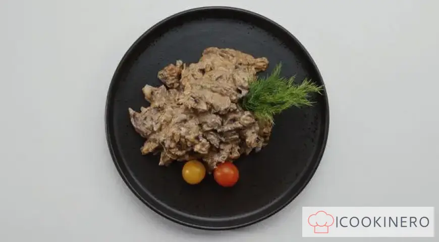 Stroganoff de ternera con champiñones y nata