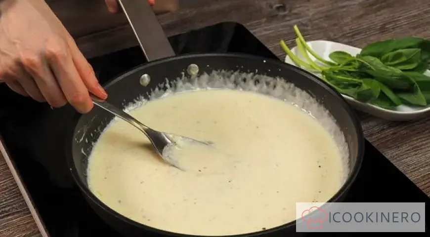 Pasta in creamy sauce with cheese