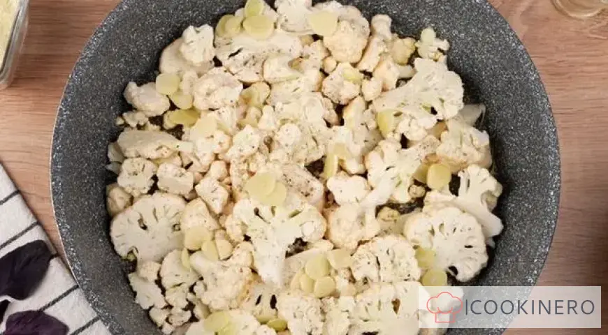 Frittata with cauliflower and cheese