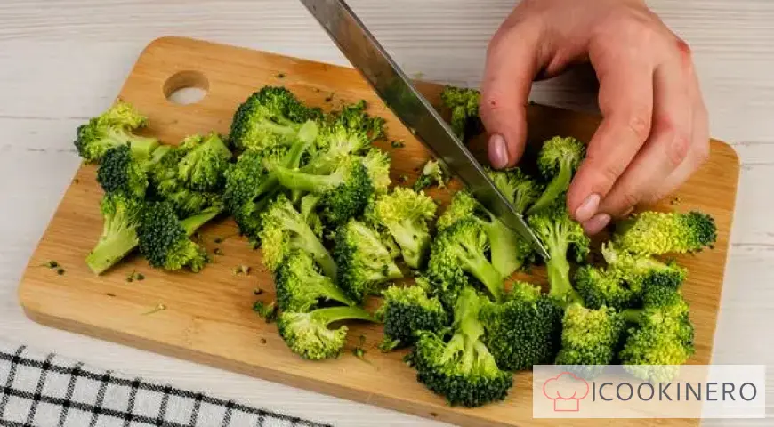 Quiche with broccoli and parmesan