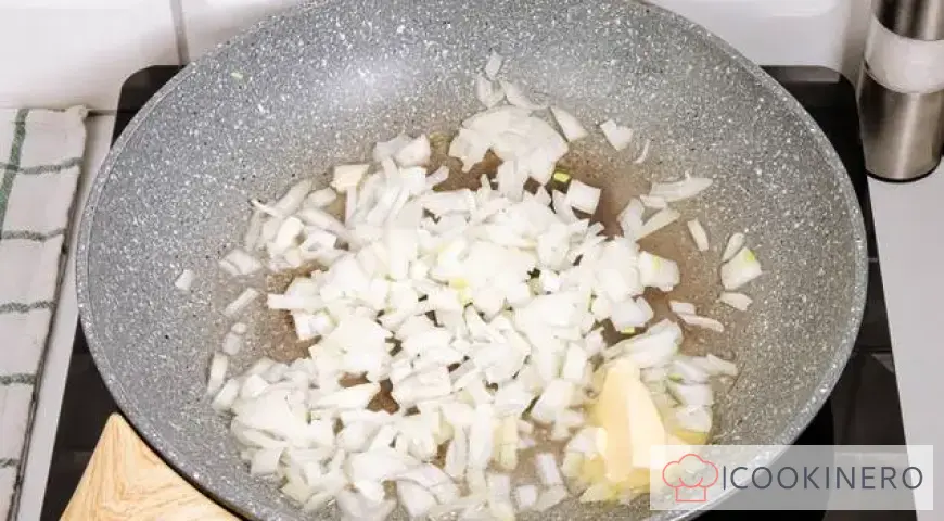 Navy-style macaroni with carrots