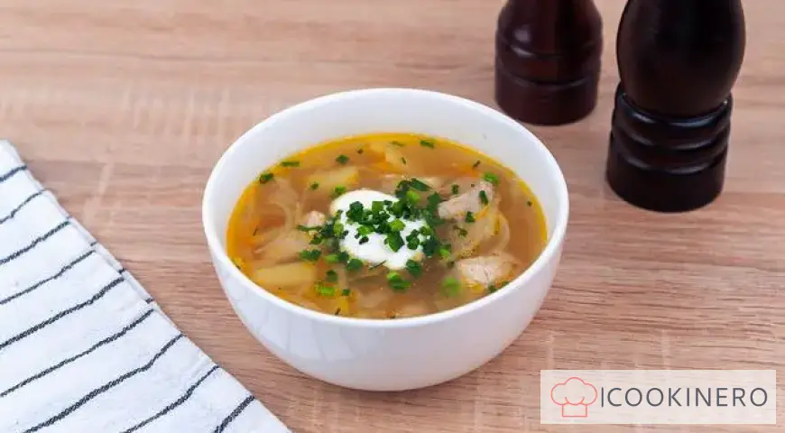 Soupe aux choux au porc