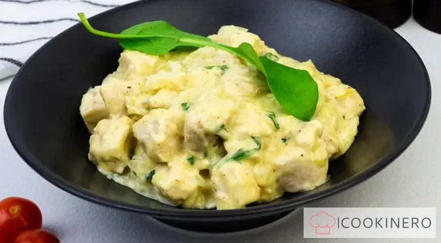 Chicken fillet in sour cream sauce with garlic