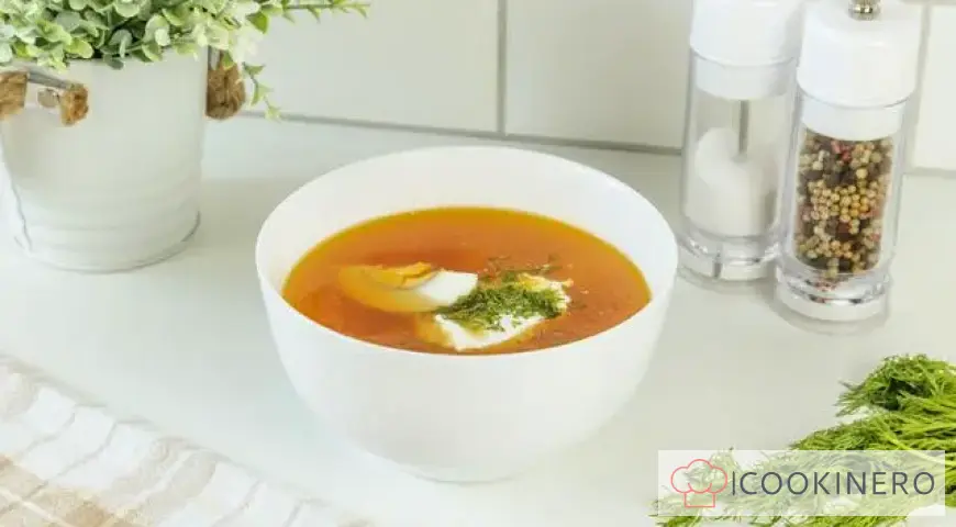 Sopa de remolacha con pollo