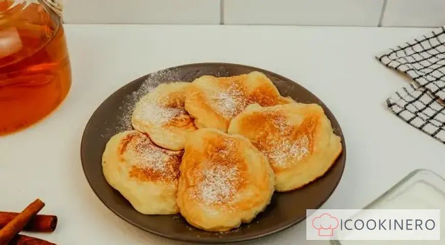 Pfannkuchen mit Sauerrahm