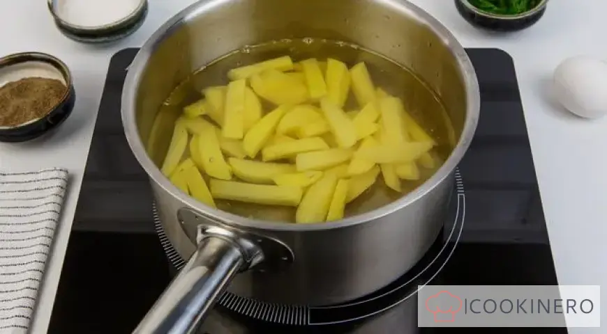 Potato soup with egg